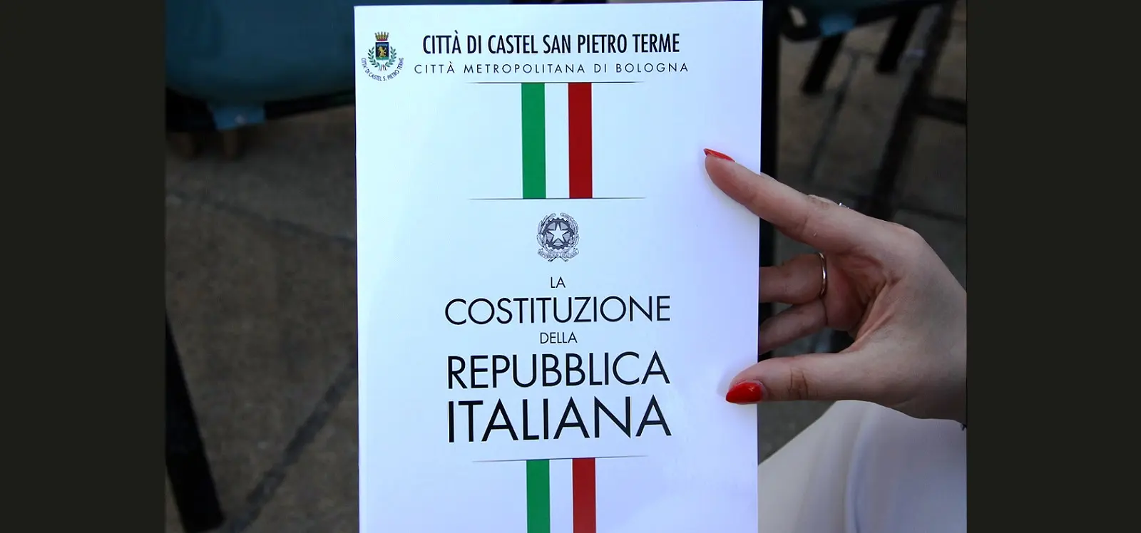 La sindaca Marchetti consegna la Costituzione ai diciottenni 
