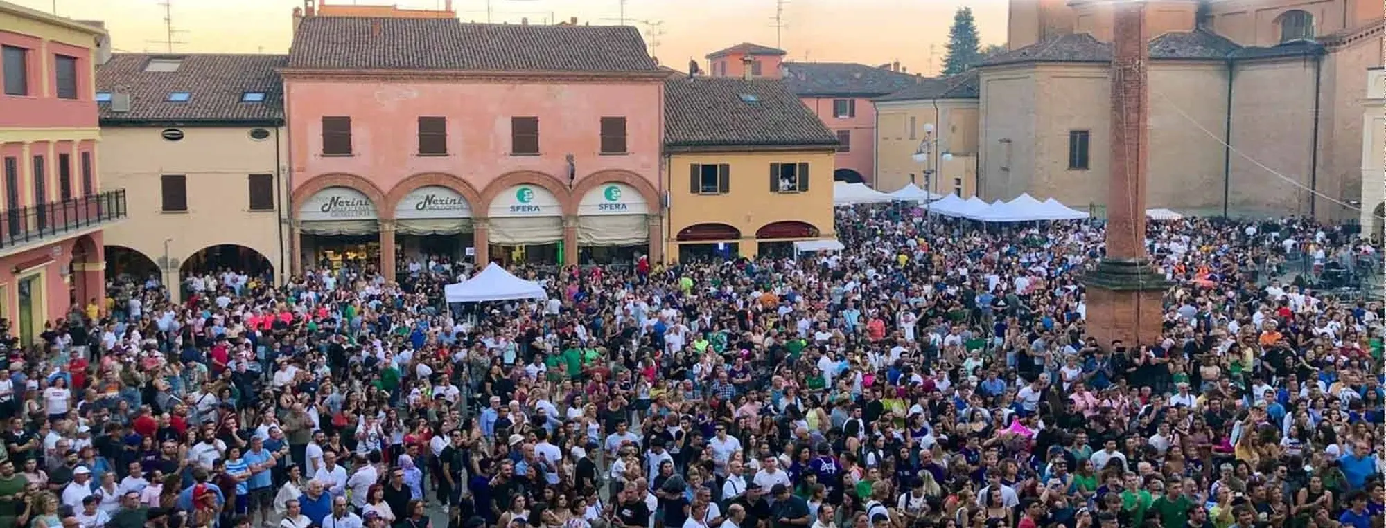 Ristoro della Sagra in piazza Acquaderni