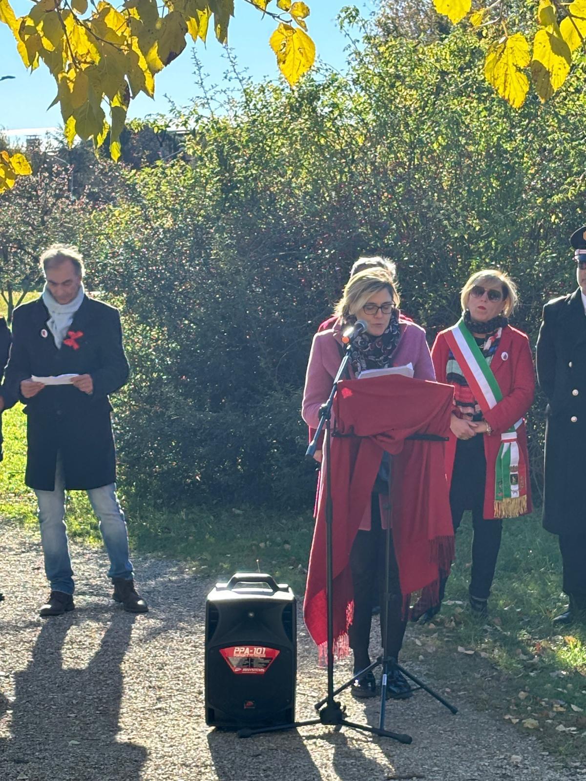 Inaugurazione panchina rossa Osteria Grande 23-11-2024