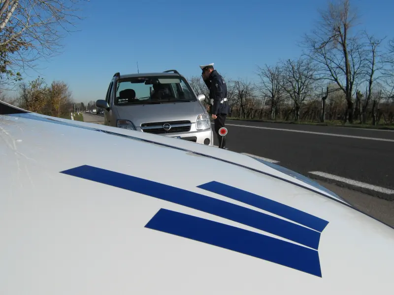 Polizia Locale ritrova auto che aveva danneggiato una proprieta