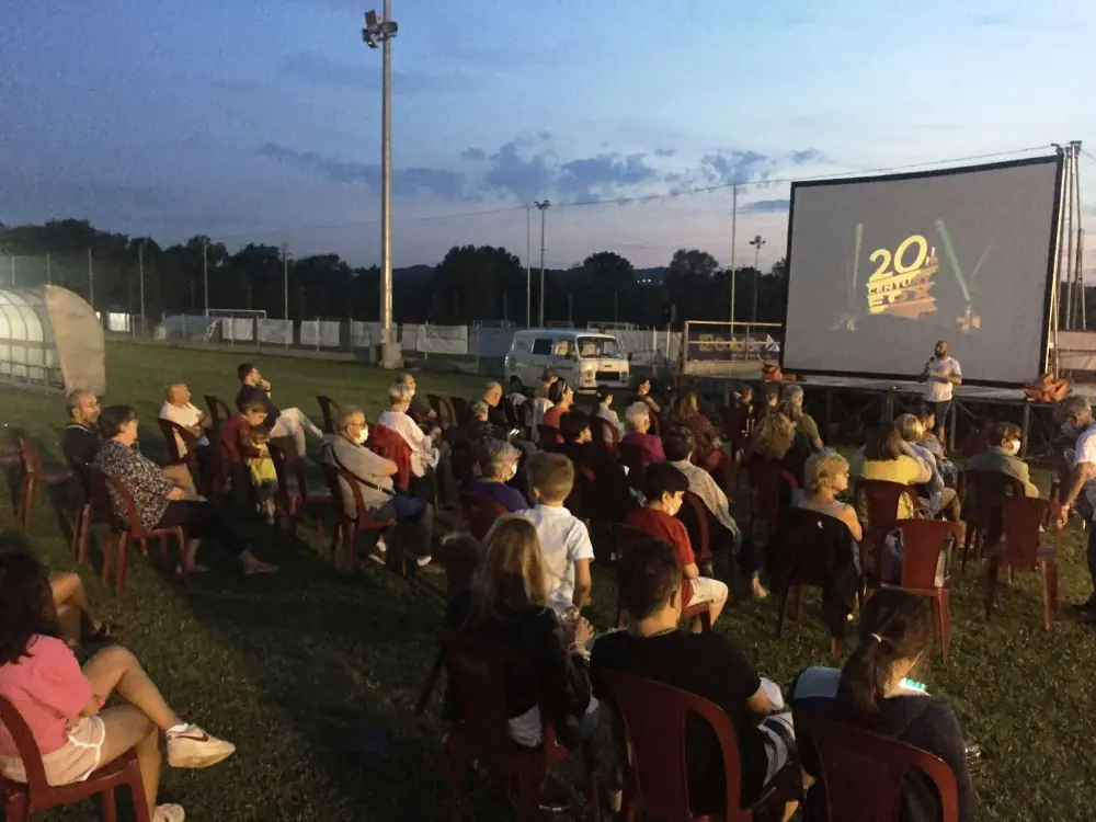 Cinema in tour a Osteria Grande: mercoledì 4 ore 21 “Adorabile nemica”