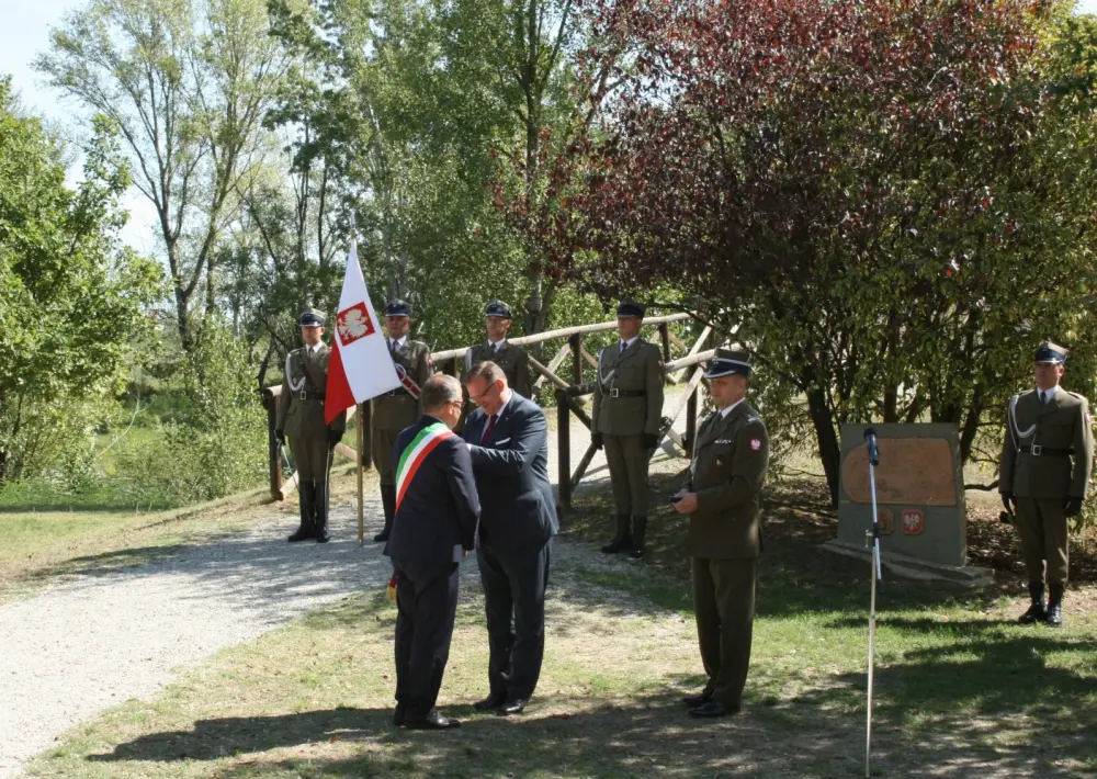 Medaglia pro patria della Repubblica di Polonia conferita al sindaco Fausto Tinti