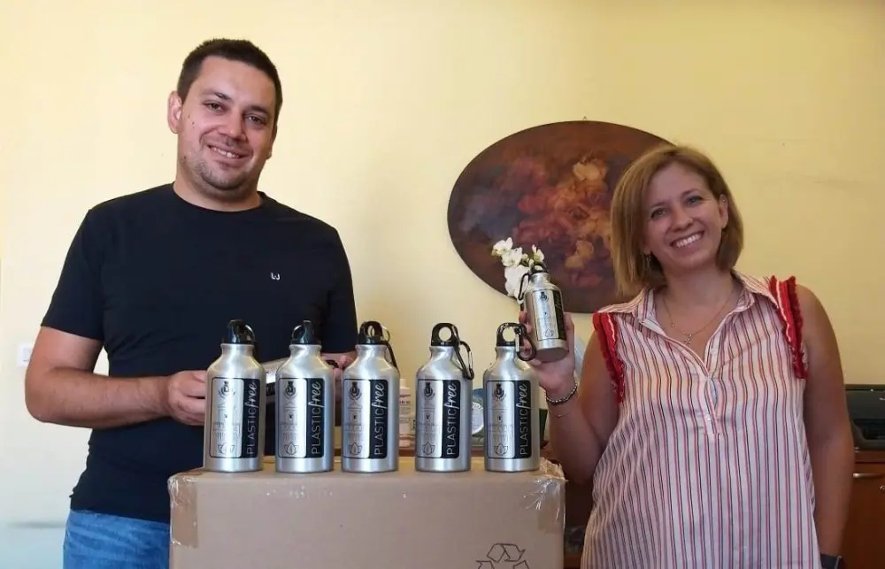 Progetto Plastic Free: la consegna delle borracce  agli alunni delle classi prime