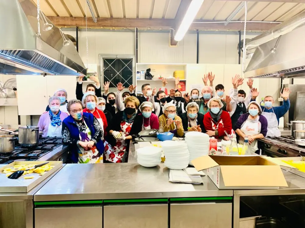 Successo della Festa del Pesce a Osteria Grande grazie a studenti dello Scappi e volontari