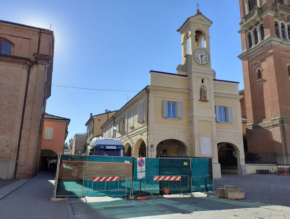 Lavori in centro, il Comune alle attività economiche: «Inviateci la foto delle vostre vetrine»