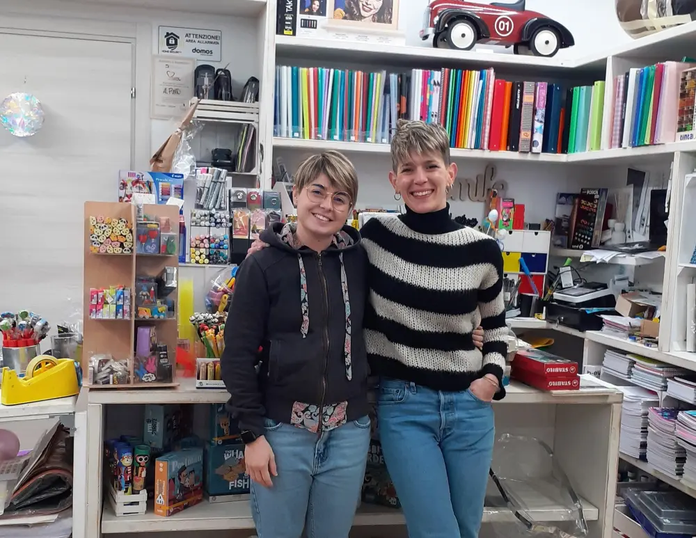 Lavori in corso - #FacciamoShoppingInCentro: colori, creatività e sorrisi alla Cartoleria Al Punto