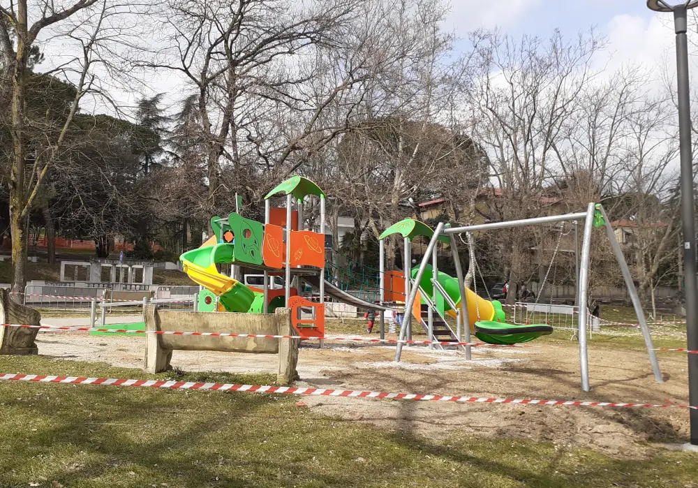 Tanti nuovi giochi e interventi di manutenzione in parchi, aree verdi e scuole del territorio