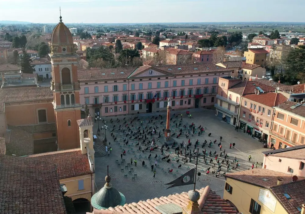 Domenica 3 torna la Festa del Crocifisso: Messa in piazza, Mercato e Luna Park in via Torricelli
