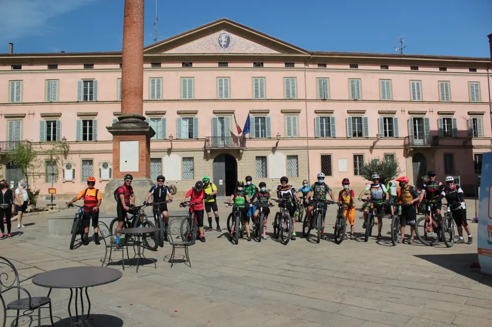 Very Slow Outdoor Tours: weekend di turismo esperienziale con bike, escursioni, mercato