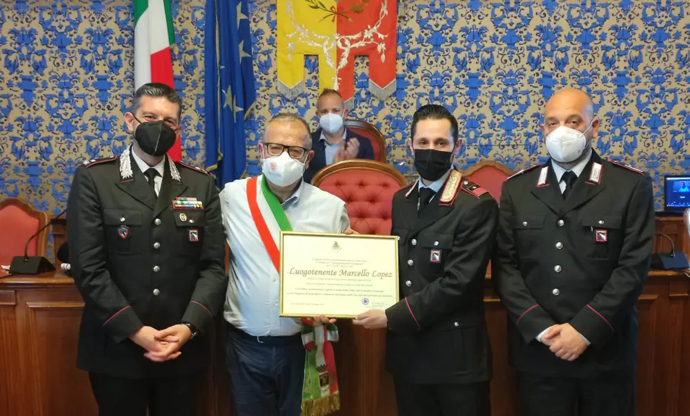 Consiglio comunale: il saluto e il ringraziamento del sindaco Tinti al luogotenente Marcello Lopez