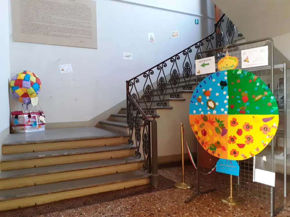 In Municipio “Le emozioni del gusto”, la mostra delle opere dei bambini. Qui la galleria fotografica
