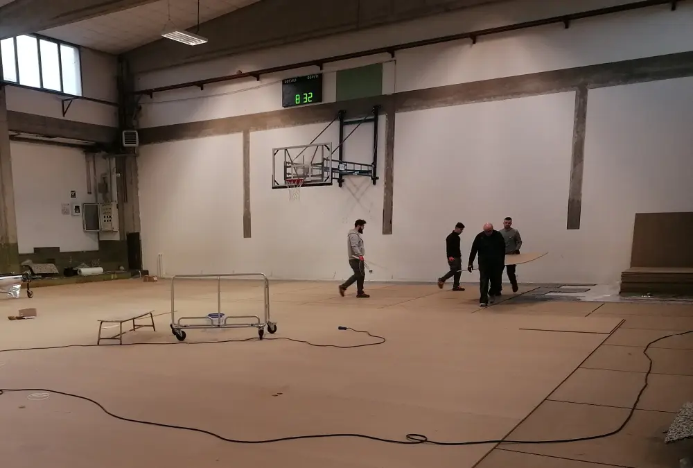 Lavori in corso: nuova pavimentazione e illuminazione per la palestra Serotti
