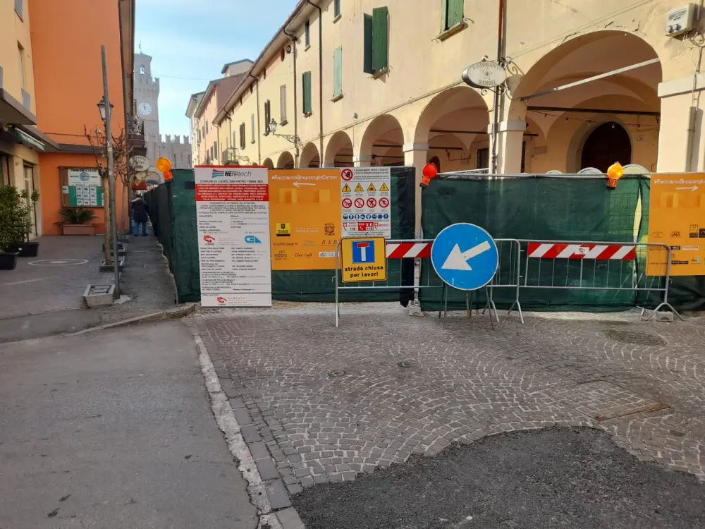 Chiusa al traffico per un mese  l