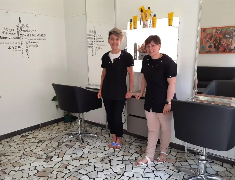 #FacciamoShoppingInCentro - In vetrina: Marina & Jessica Acconciature