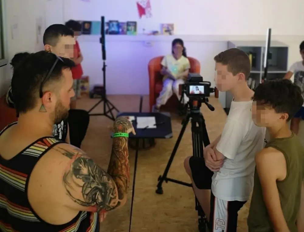 Estate al centro giovanile di via Tosi 7: al via la Photo Week e il Corso di Make Up