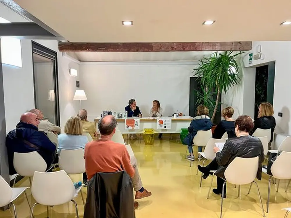 Autori in Biblioteca: martedì 7 alle 18,30 Valerio Varesi presenta “Labirinto di ghiaccio”