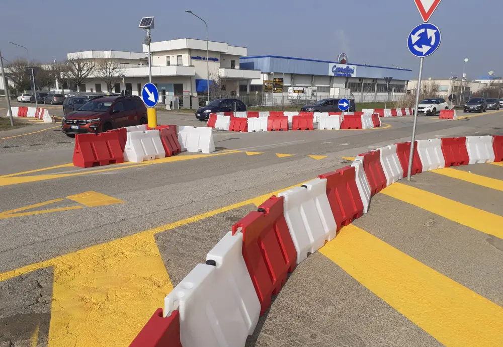Pronta la rotatoria temporanea sperimentale Cova-Gioia