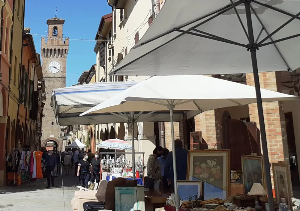 Domenica 25 torna il Mercato Castro Antiquarium