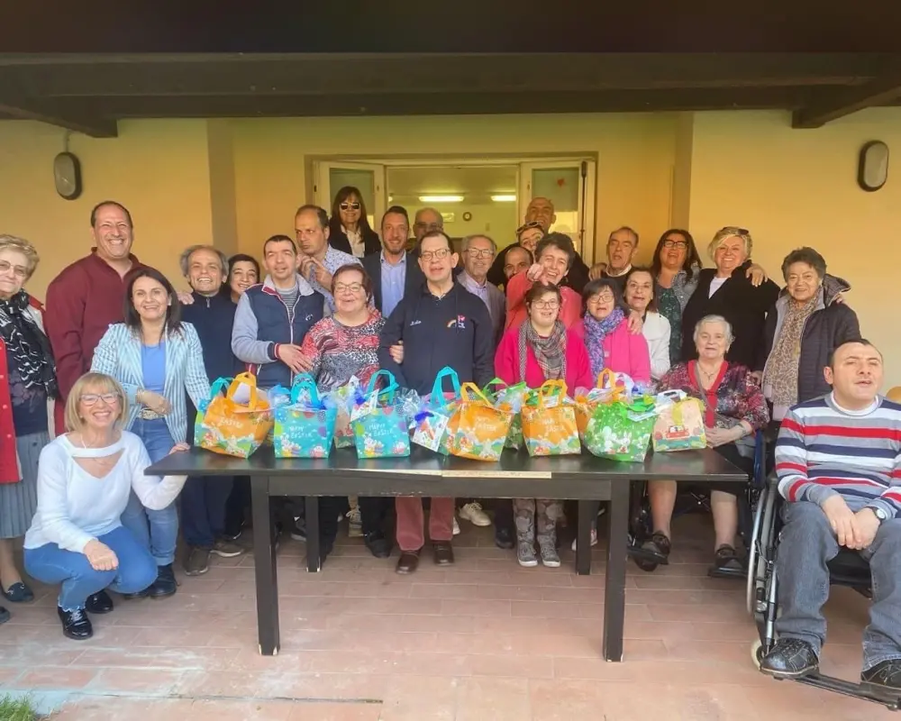 In dono ai ragazzi di Agire per Reagire le uova di Pasqua della CNA Pensionati