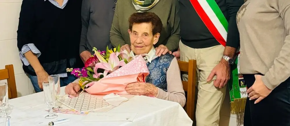 Gli auguri per i 100 anni di Clotilde Gualandi