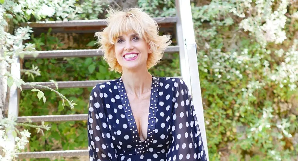  “Risate al Cassero” sabato 22:  ultimi posti per “9 ore sotto casa” con Alexandra Filotei
