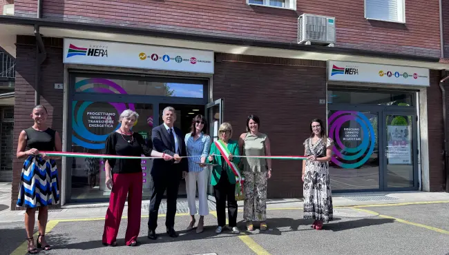Inaugurato il nuovo sportello Hera in via Mazzini