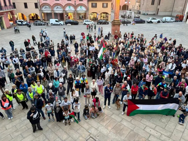 Forte e sentita partecipazione al sit-in per la pace e per la Palestina di ieri