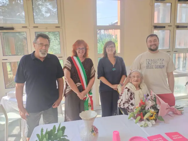 Gli auguri per i 103 anni di Luciana Berozzi