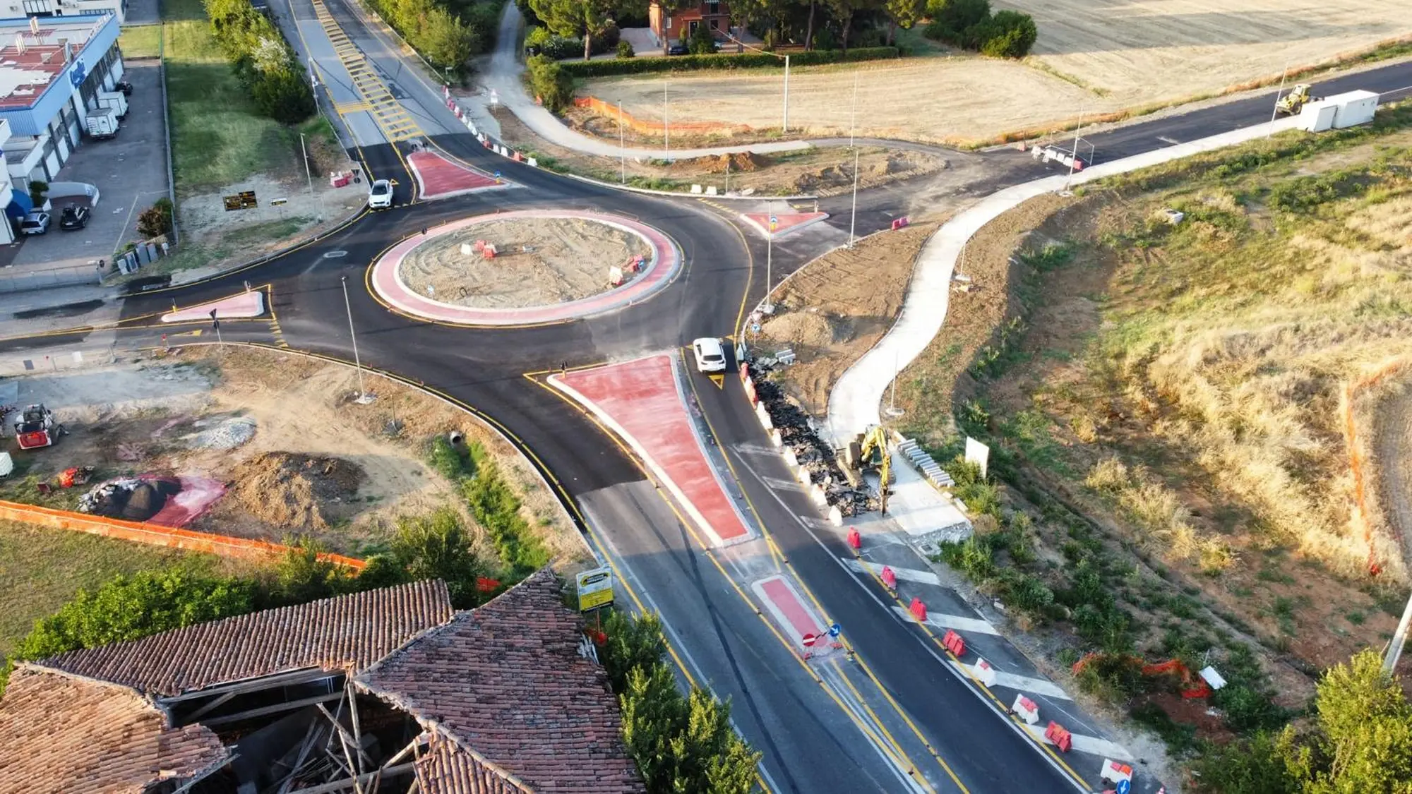 Conclusi i lavori della nuova rotatoria tra via Cova e via Gioia