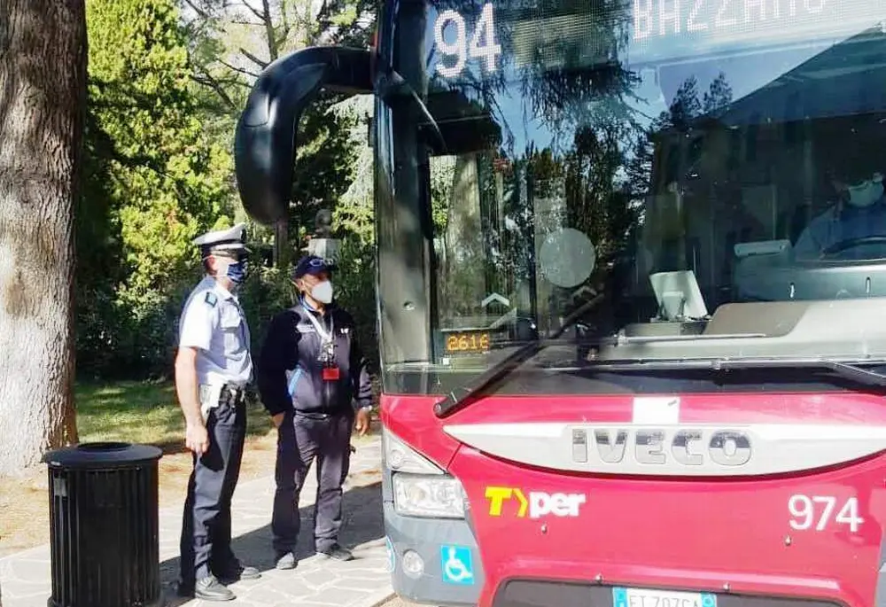Polizia Locale: controlli su mascherine e assembramenti anche sugli autobus
