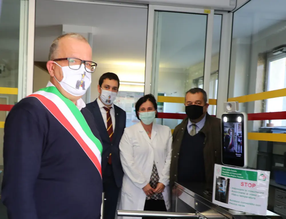Il sindaco Tinti invita gli anziani a prenotare il vaccino antinfluenzale